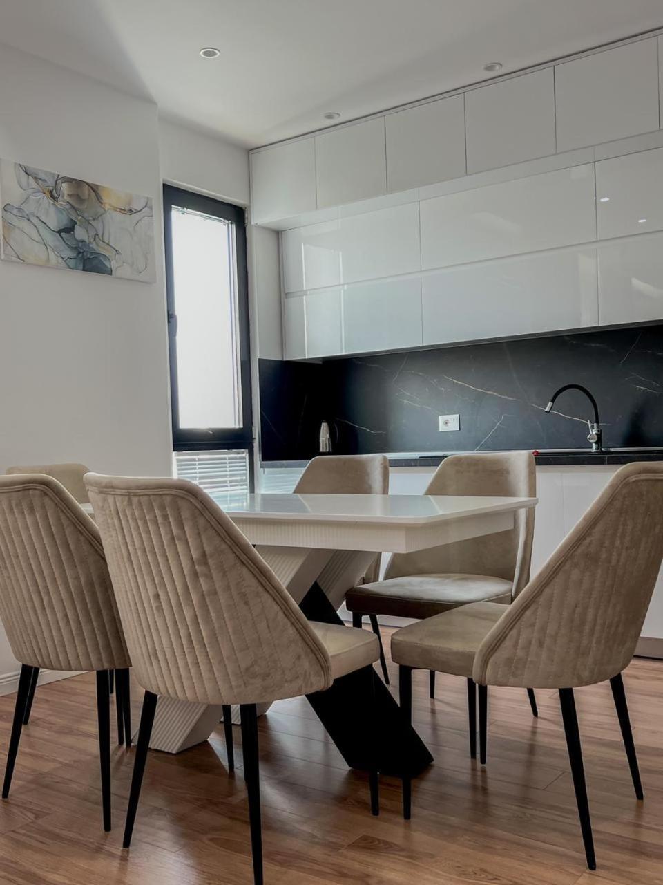 Lux Apartment At Arlis Tiranë Ngoại thất bức ảnh