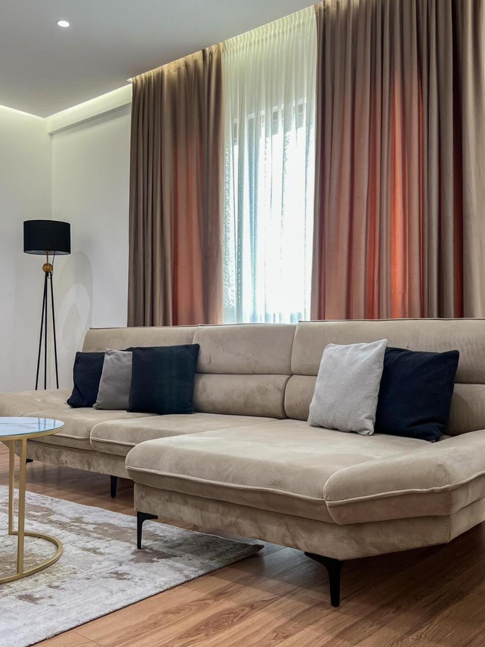 Lux Apartment At Arlis Tiranë Ngoại thất bức ảnh