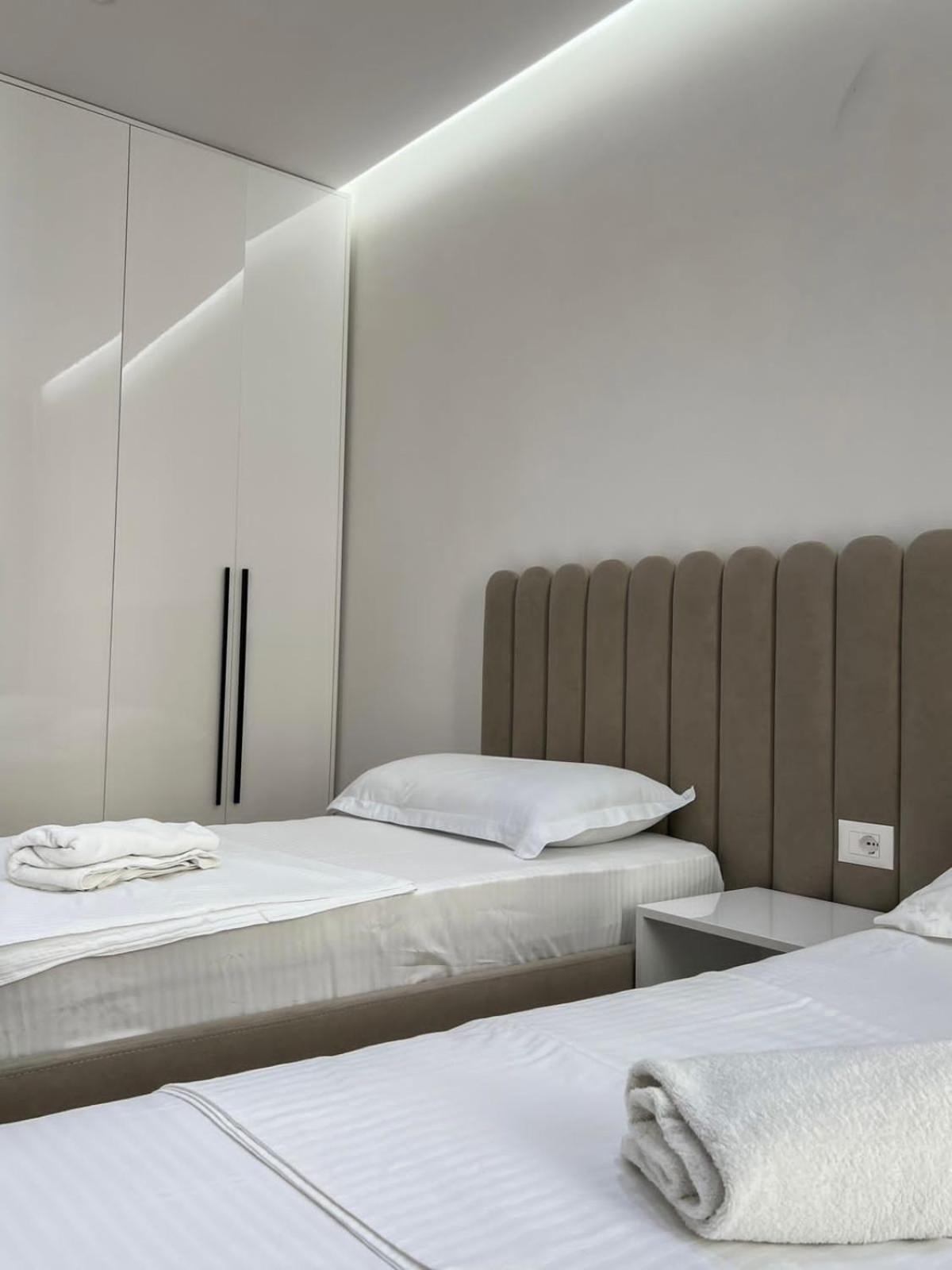 Lux Apartment At Arlis Tiranë Ngoại thất bức ảnh