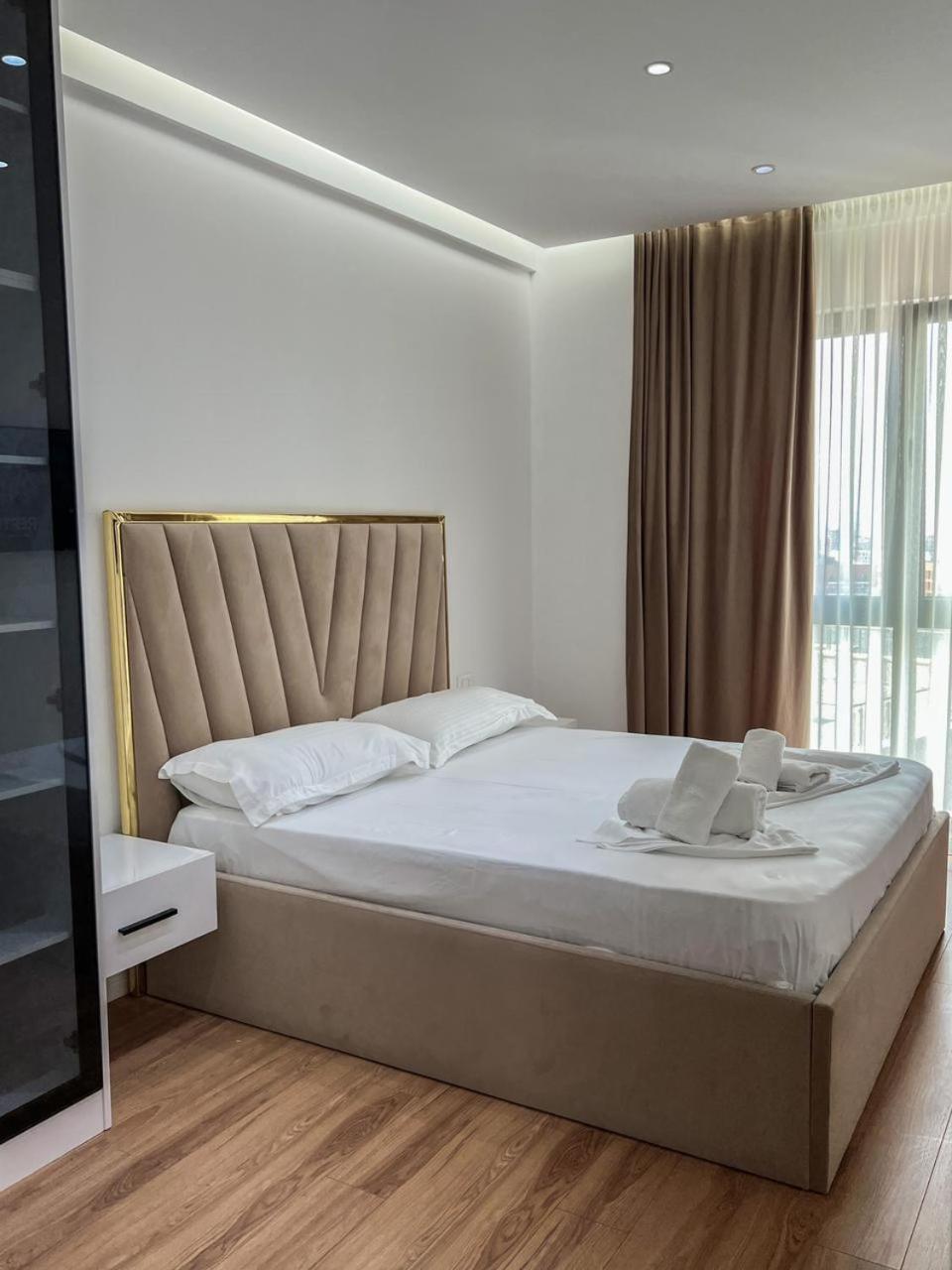 Lux Apartment At Arlis Tiranë Ngoại thất bức ảnh