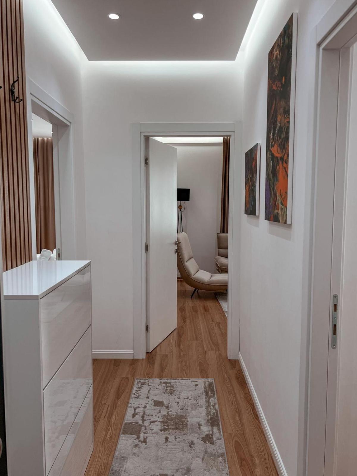 Lux Apartment At Arlis Tiranë Ngoại thất bức ảnh